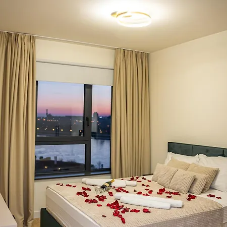 Sinfonia Lux 802 Apartment